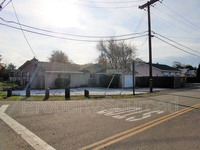 Building Photo - 524 E Krell Ln