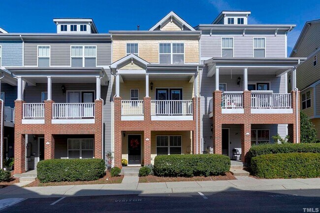 Foto del edificio - Beautiful 3 Story Townhome in Cary!