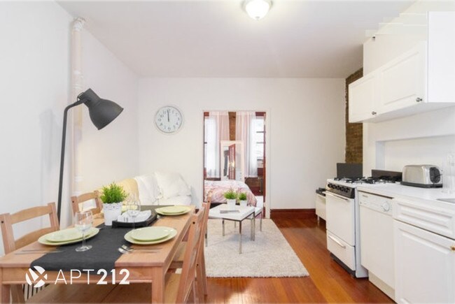 Foto del edificio - 247 W 11th St