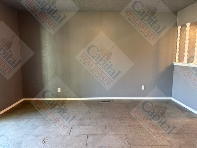 Building Photo - 804 Ranchoak Dr