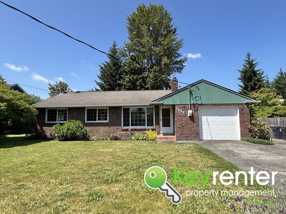 Primary Photo - Charming Clinker Brick Rambler in the Hear...
