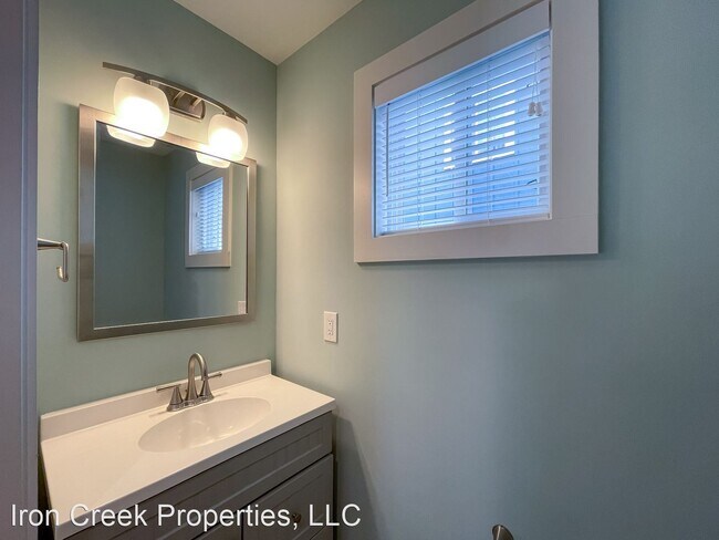 Building Photo - 2 br, 1.5 bath House - 5 W. Citra Street
