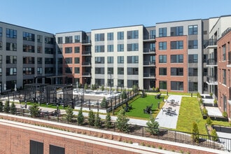 Building Photo - Vyne on Haven