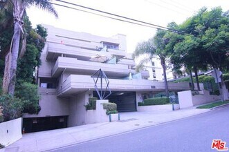 Building Photo - 939 Palm Ave