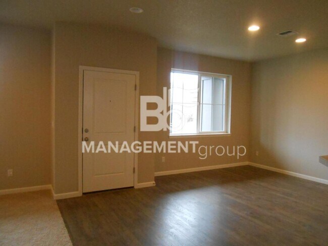 Foto del edificio - Newer NW Portland/Bethany Home Located In Abby Creek!