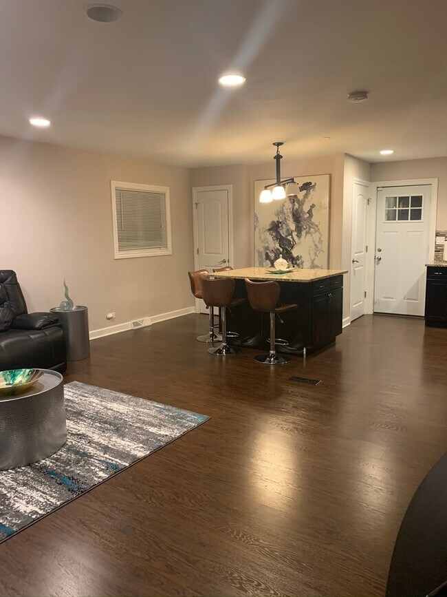 Foto del edificio - 707 N Prospect Manor Ave