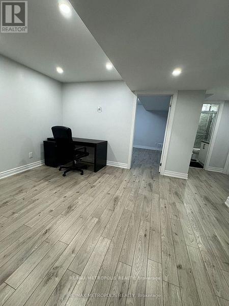 Building Photo - 14 Lampman Dr