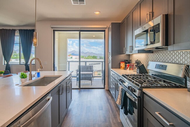 Foto del edificio - 15501 N Dial Blvd