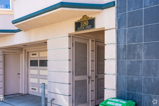 Entrada - 1180 Clayton St