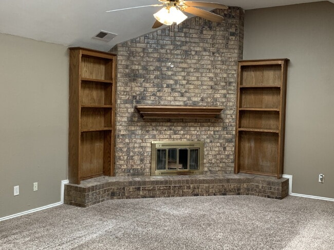 Foto del edificio - Charming and Spacious 2-Bedroom Townhome w...