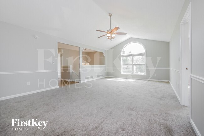 Foto del edificio - 221 Whitney Ln