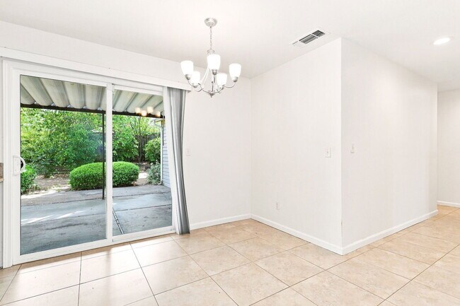Foto del edificio - 7400 Pennington Way
