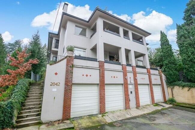 Foto del edificio - 2042 SW Madison St