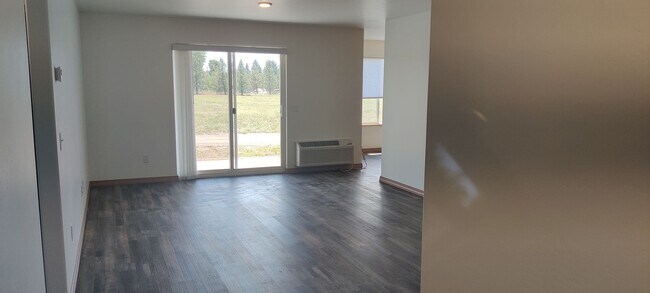 Building Photo - 146