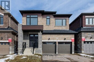 Building Photo - 3 Periwinkle Rd