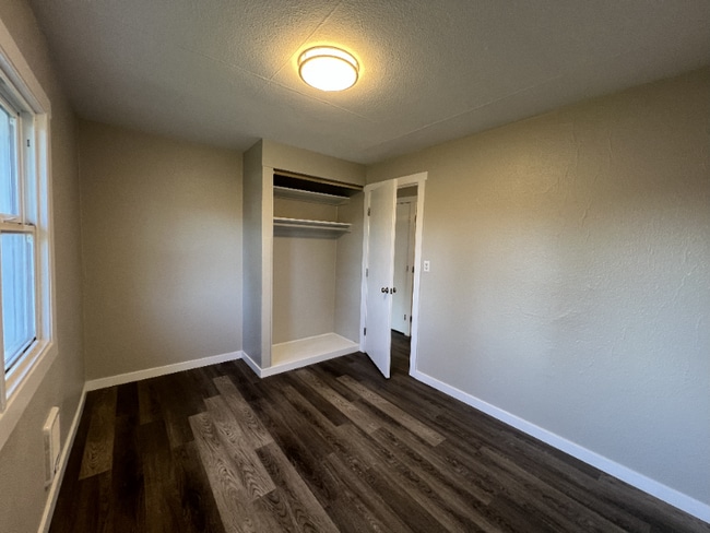 Foto del edificio - 2717 Callahan Dr