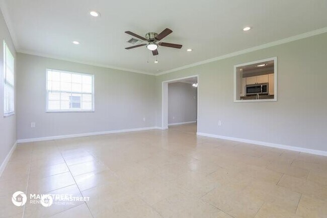 Foto del edificio - 556 Lowell AVE NW, Port Charlotte, FL 33952