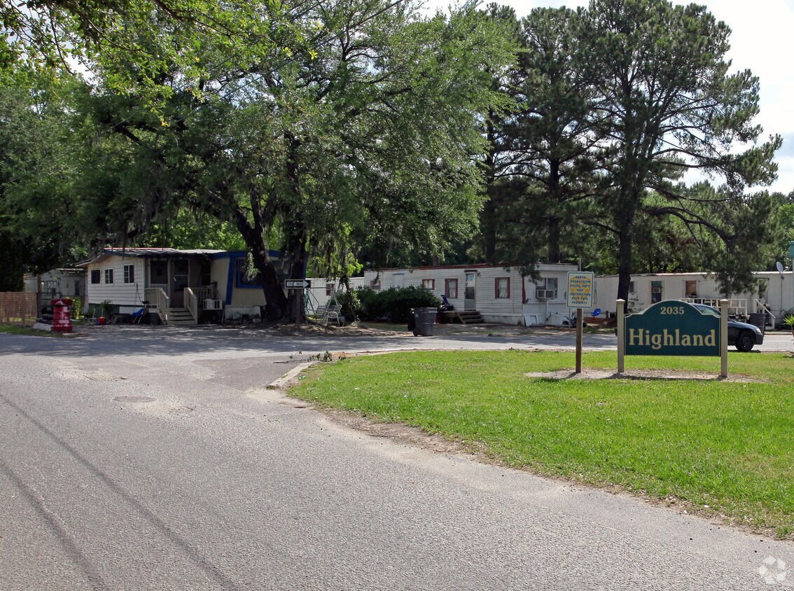 Building Photo - 6826 Rivers Ave