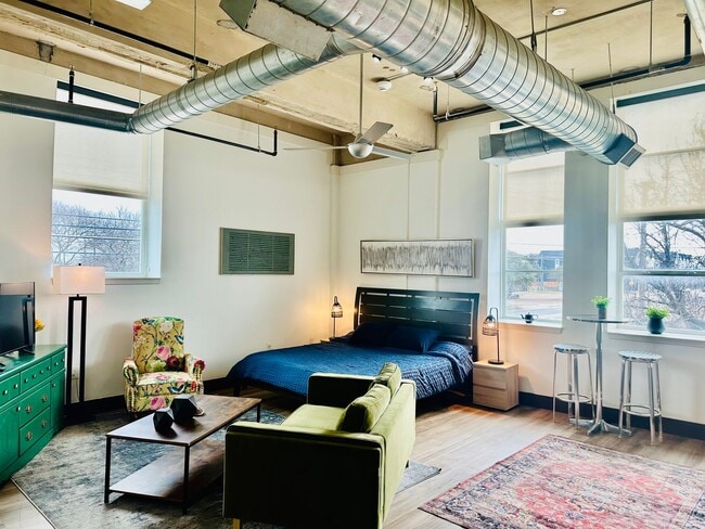 Studio Unit Available - Studio Unit Available Apartment