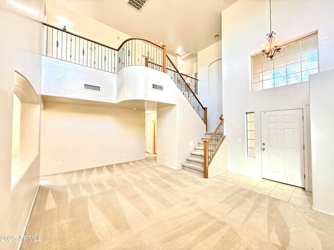 Foto del edificio - 15029 W Riviera Dr