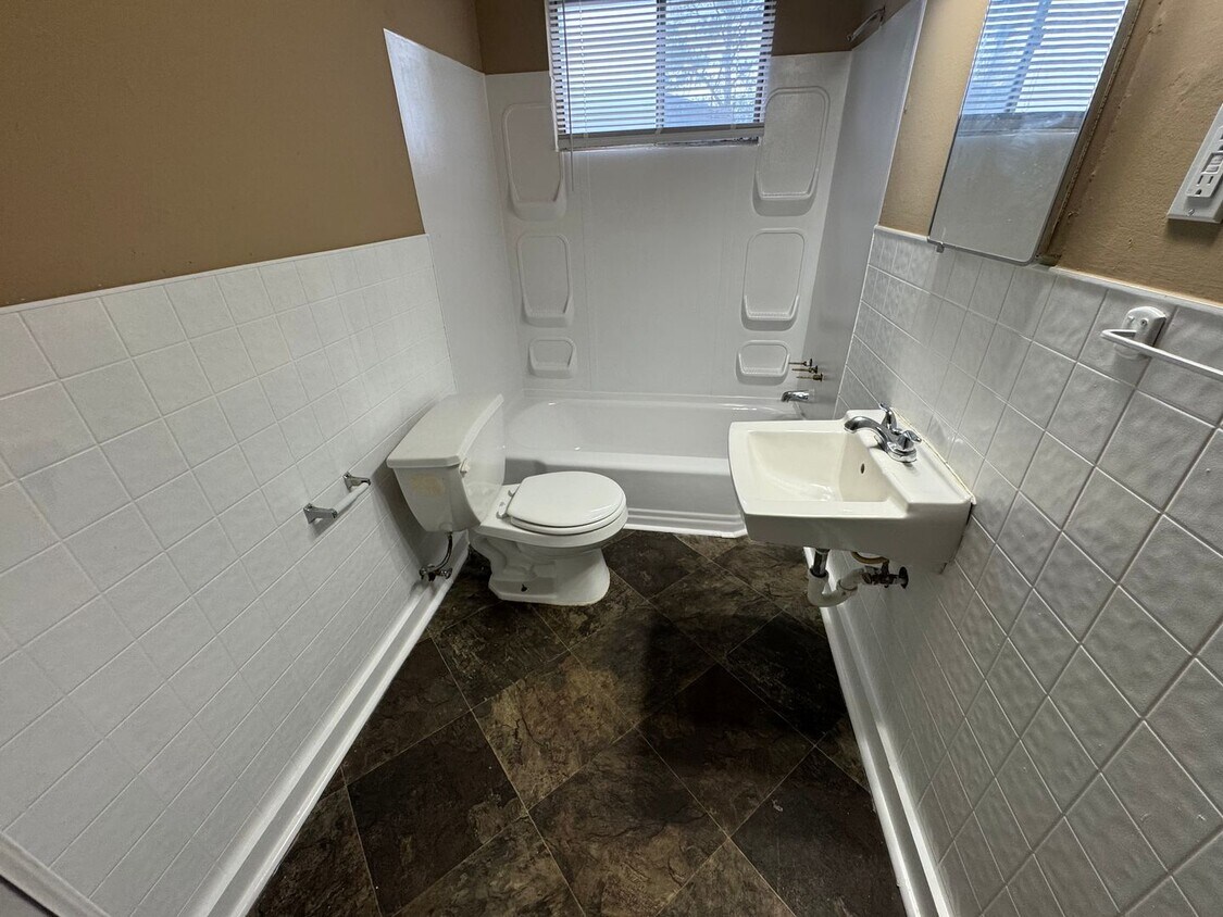 Building Photo - Birmingham/Ensley