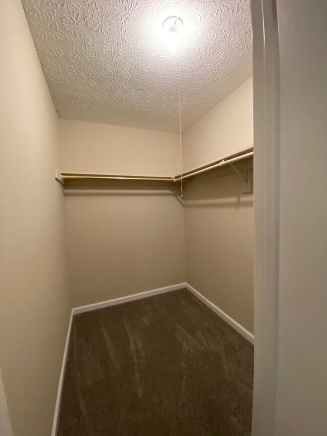 Foto del edificio - 105 Howell Way