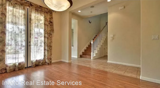 Building Photo - 4 br, 2.5 bath House - 1060 Garrity Way