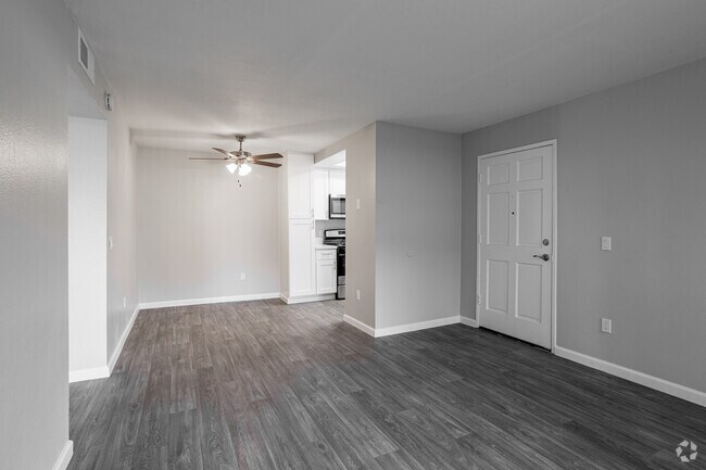 Interior Photo - Lincoln Park Apartments