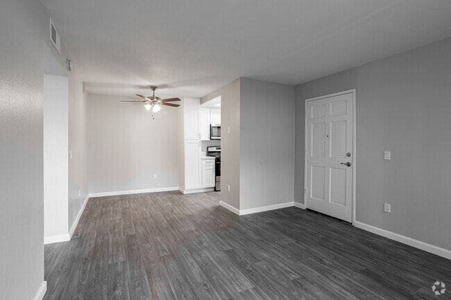 Interior Photo - Lincoln Park Apartments