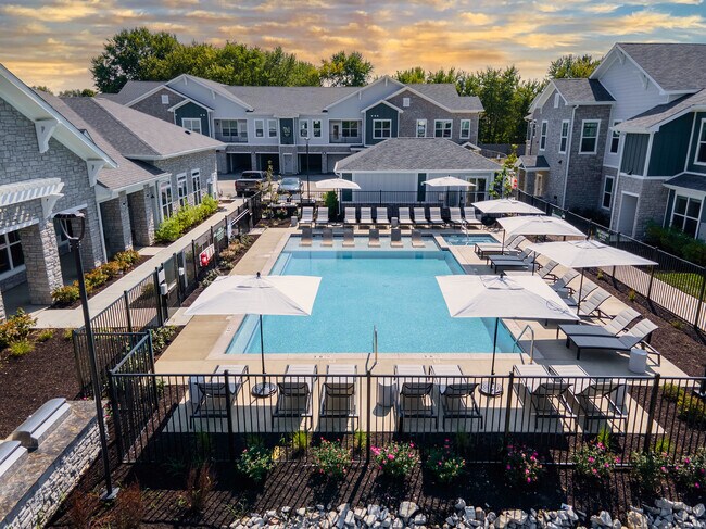 El exterior del artefacto (representativo) - The Artifact Townhomes