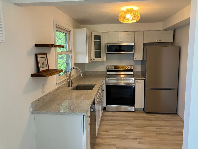 Foto del edificio - 240 Narragansett Ave