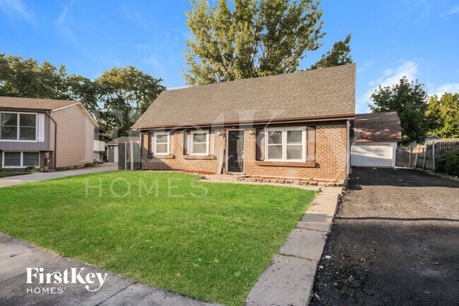 Foto del edificio - 711 Linden Ct