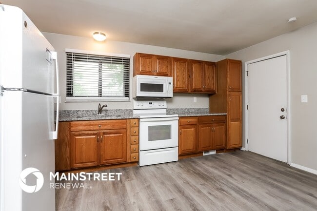 Building Photo - 1700 Birch St