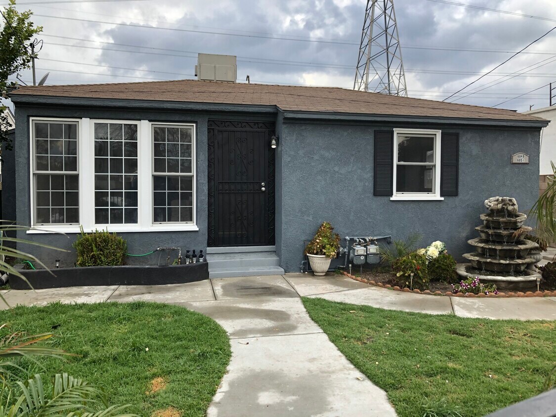 Primary Photo - 6849 N Muscatel Ave