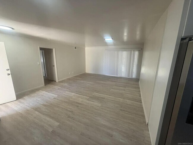 Building Photo - 528 Palomar St