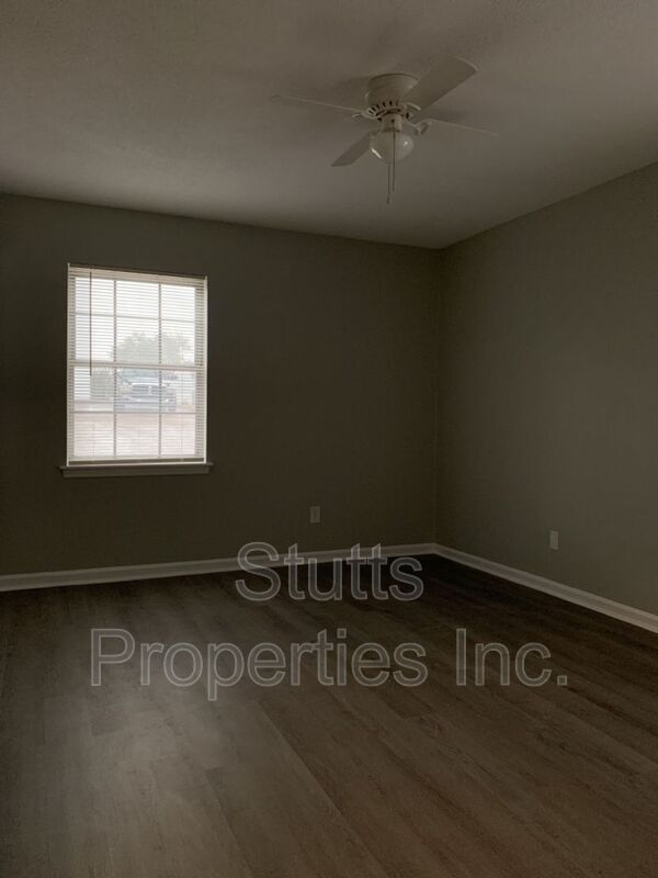 1975 Darby Dr Unit C1, Florence, AL 35630 Condo for Rent in Florence