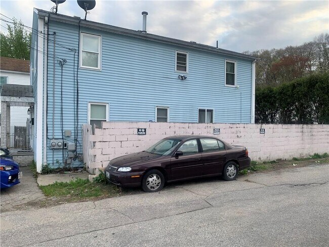 Building Photo - 44 Rill St