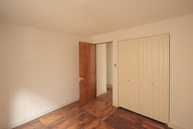 Building Photo - 410 South Ave