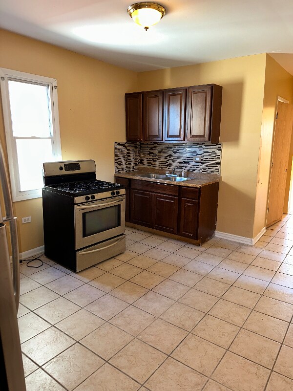Foto del edificio - 2020 W 69th Pl