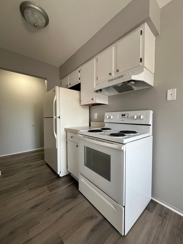 Building Photo - 36777 Sibley Rd