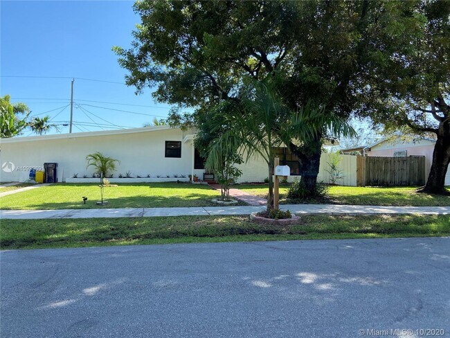 Building Photo - 17341 SW 117th Ct
