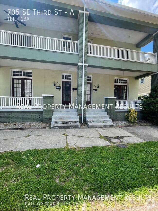 Building Photo - 705 SE 3rd St
