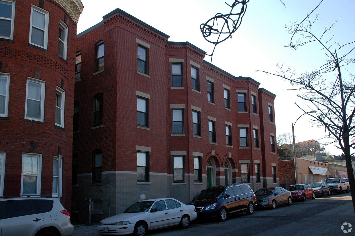 Building Photo - UE Apartments