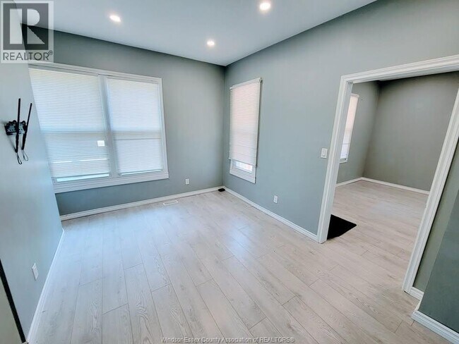 Photo du bâtiment - 3092 Sandwich St.