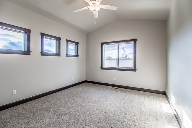 Building Photo - 8013 N Hibiscus Ln