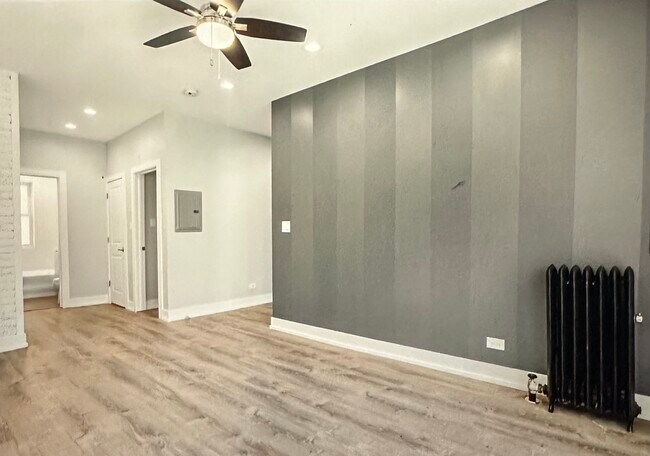 Building Photo - 1908 W Morse Ave