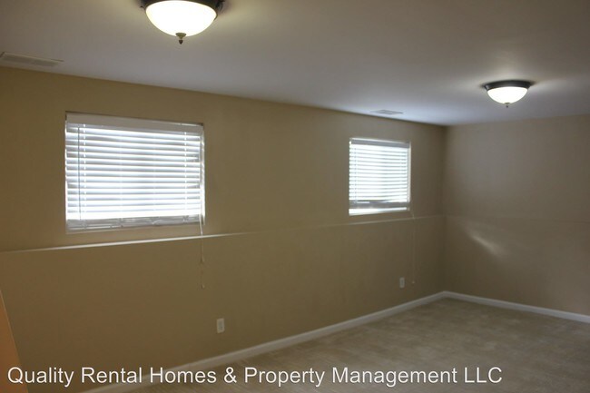 Building Photo - 3 br, 1.5 bath House - 3606 Sherry Dr.