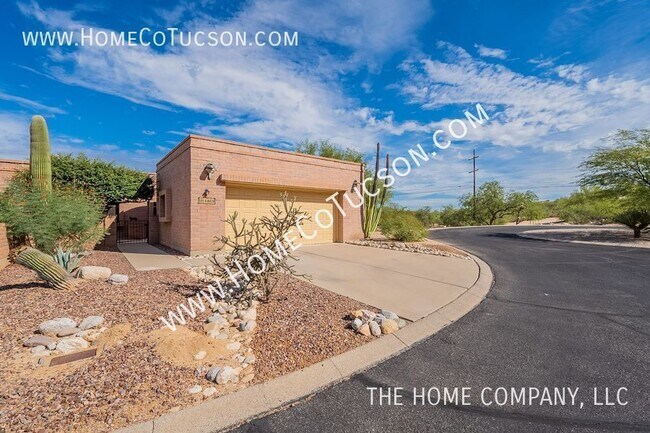 Foto del edificio - Welcome to Your 3-Bedroom Desert Oasis in ...