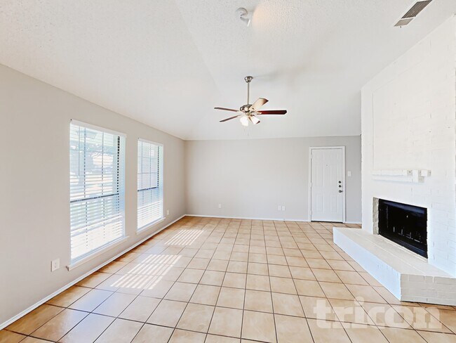 Foto del edificio - 5412 Boxelder Dr