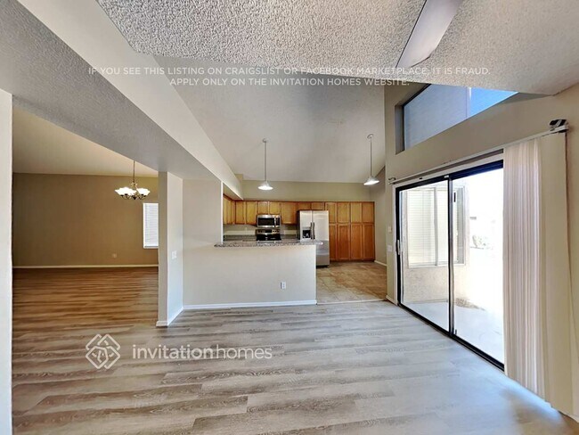 Foto del edificio - 1117 E Jensen St